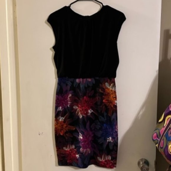 MAGGY LONDON Dress Size 2P - Picture 1 of 4